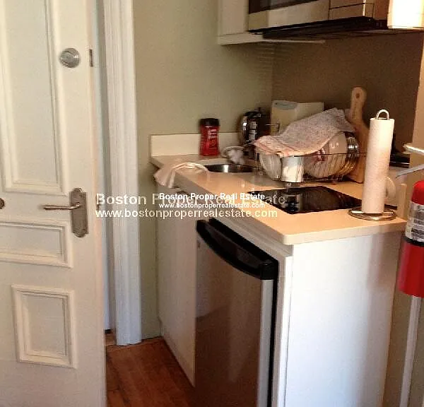 323 Beacon St #2 — Photo 6