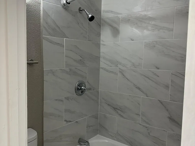 Maxton West Apartment Homes — Photo 23