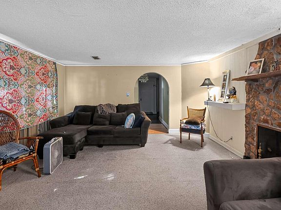 5th image of 920 Yarbro Ln