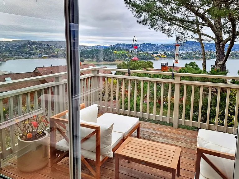 464 Headlands Ct — Photo 12