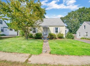 76 Surrey Rd, Springfield, MA 01118