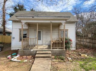 206 N Wood St, Cleburne, TX 76033