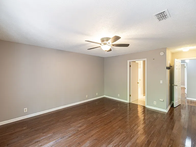 5507 Hill Ct — Photo 32
