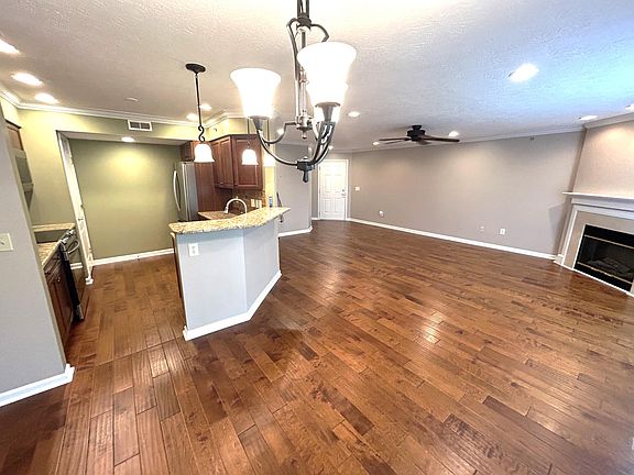 3rd image of 1800 Ashley Ct APT 202