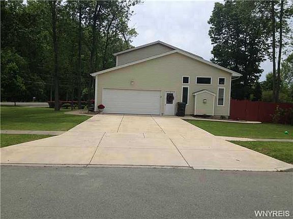 2nd image of 1584 Sweeney St
