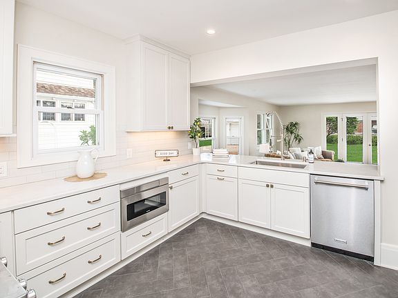 5th image of 4216 N Prospect Ave