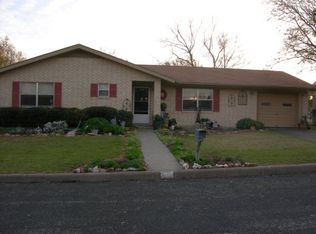 207 Seamoor Dr, Fredericksburg, TX 78624