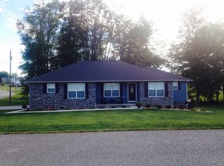 197 Rustling Oaks Dr, Sparta, TN 38583