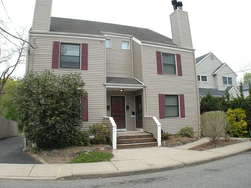 27A Cobb Pl photo 1
