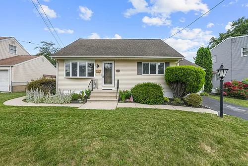16 Tappan Ave Photo 1