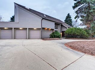 15 Glenoble Ct, Oak Brook, IL 60523