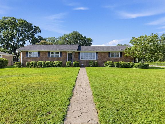 2nd image of 300 Drury Ln