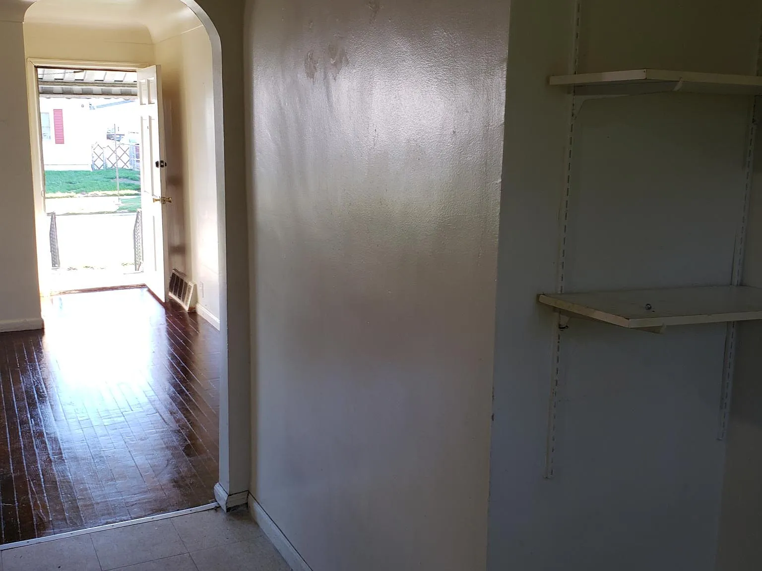 2 bed, 848 sqft, $900 — Photo 2
