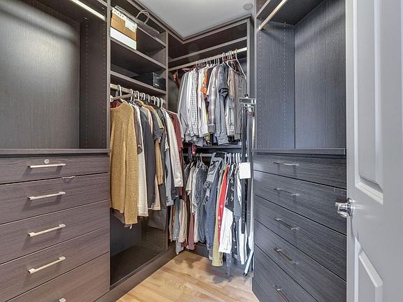 4th image of 500 Grant St E #1102