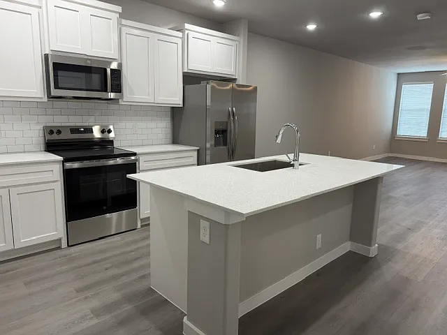 2 bed, 1168 sqft, $1,695 — Photo 4