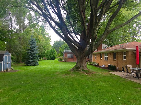 2nd image of 1727 Morningside Dr SE