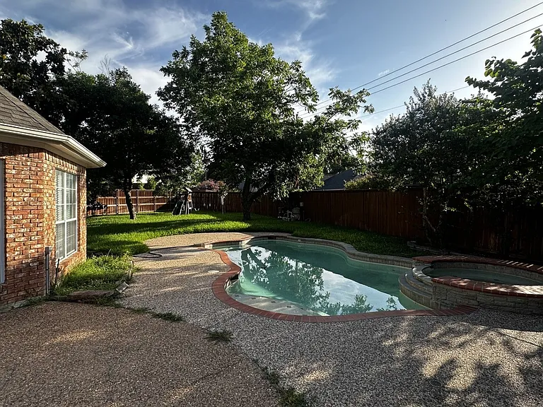 18532 Bay Pines Ln — Photo 18