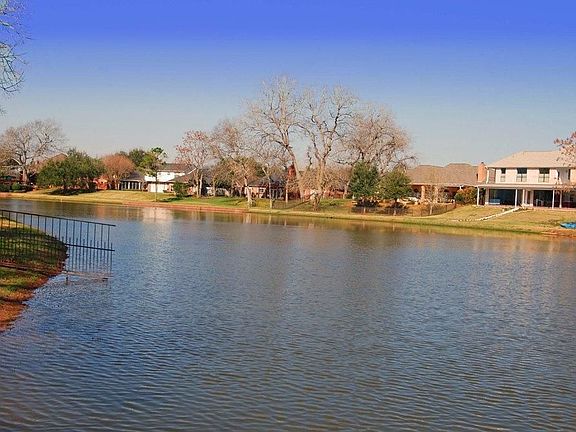 4th image of 4918 Oxbow Cir W