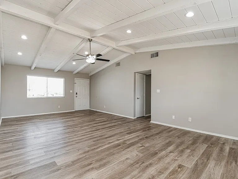 5419 E Delta Ave — Photo 8