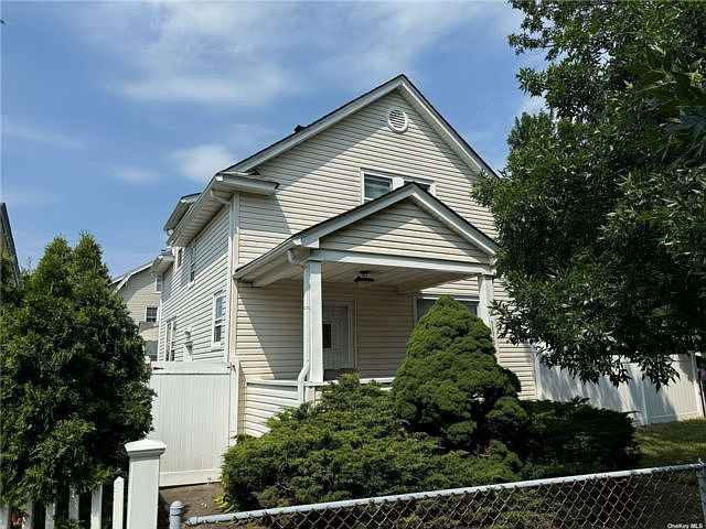 1st image of 116 Division Ave
