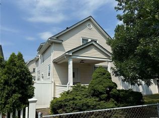 116 Division Ave, Hicksville, NY 11801