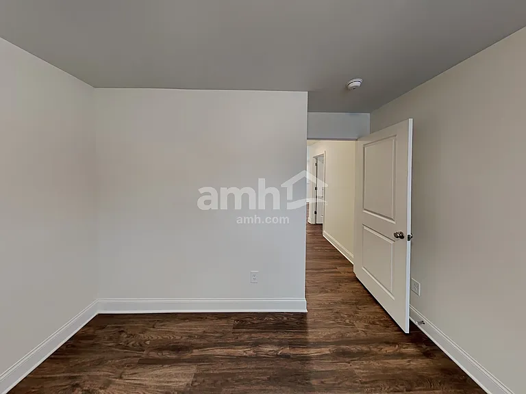 7056 Creeksong Dr — Photo 28