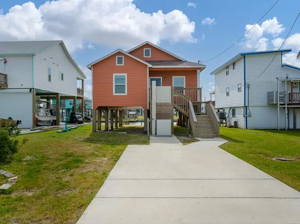 276 Kingfish Dr, Rockport, TX 78382