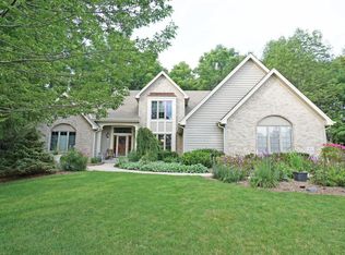 N73W22540 White Ash Ct, Sussex, WI