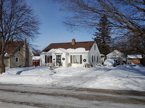 3rd image of 413 1st Ave NE