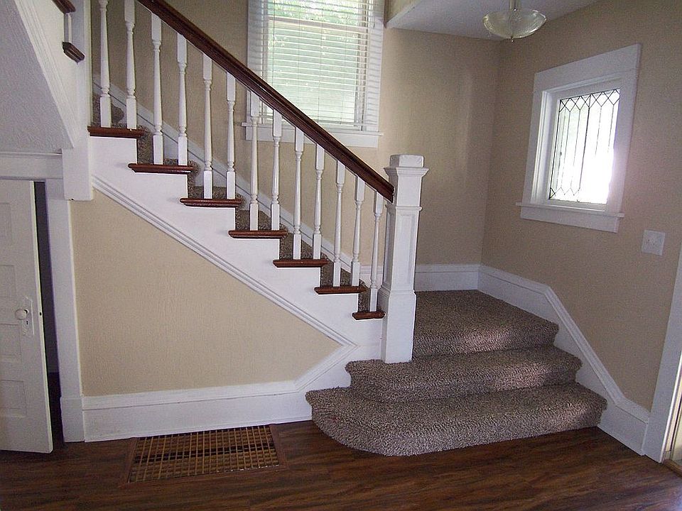 1st image of 801 S Helen St