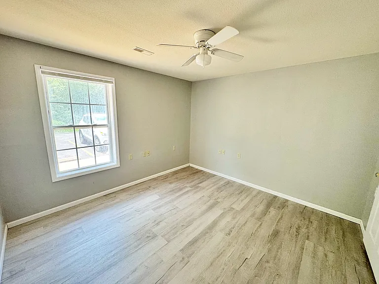 720 E Culton St #A — Photo 11
