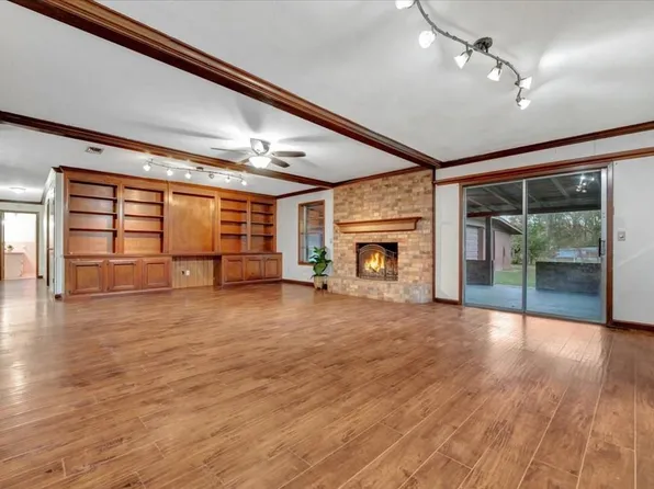 407 Earl Shofner Rd, Huntington, TX 75949