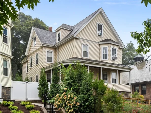 5 Wenham St, Jamaica Plain, MA 02130