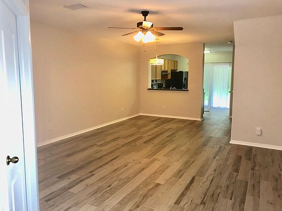 2nd image of 15944 Fishhawk Creek Ln
