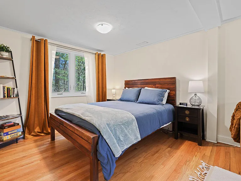 Queen Bed