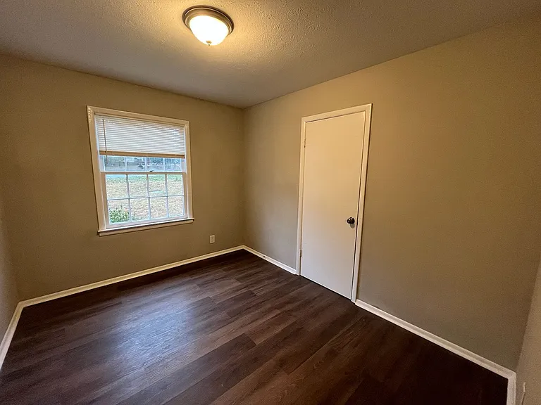 403 Raintree St — Photo 8
