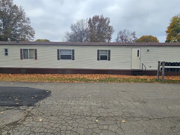 5220 Deepwood Ln, Erie, PA 16505