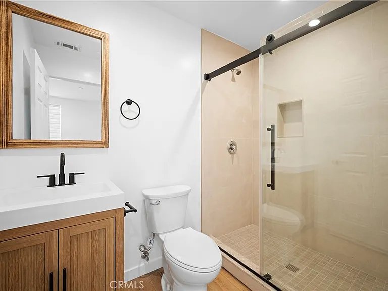 17805 Ludlow St — Photo 18