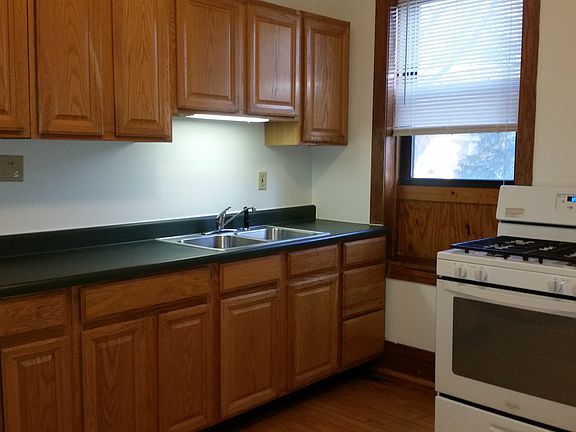 2nd image of 7134 N Wolcott Ave #3B