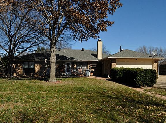 4th image of 116 Suburban Dr