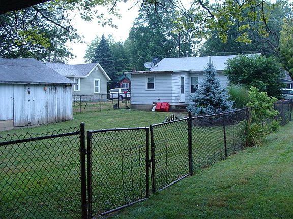 2nd image of 403 Hawthorne Ave