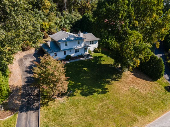 28 Tyler Lane, Norwich, CT 06360