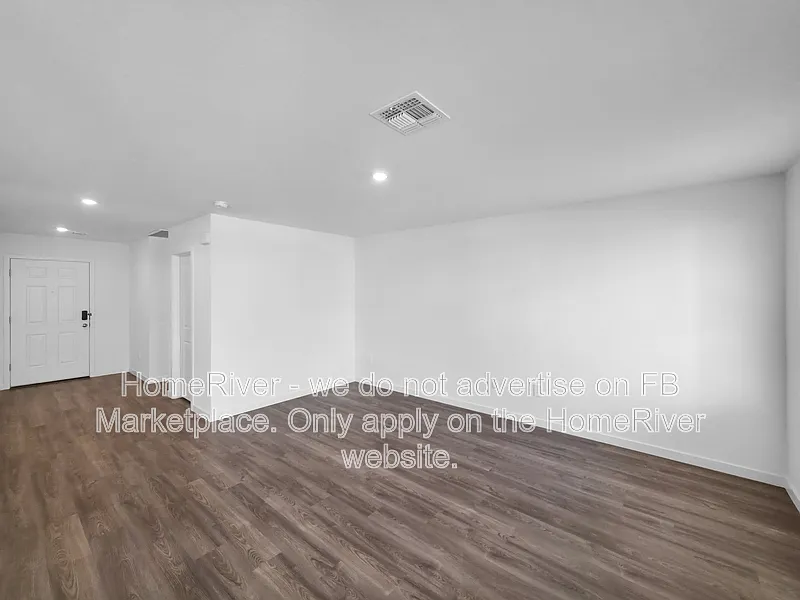 3 bed, 2.0 bath, 1656 sqft, $1,650 — Photo 3