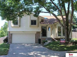 11310 Hartman Cir, Omaha, NE 68164