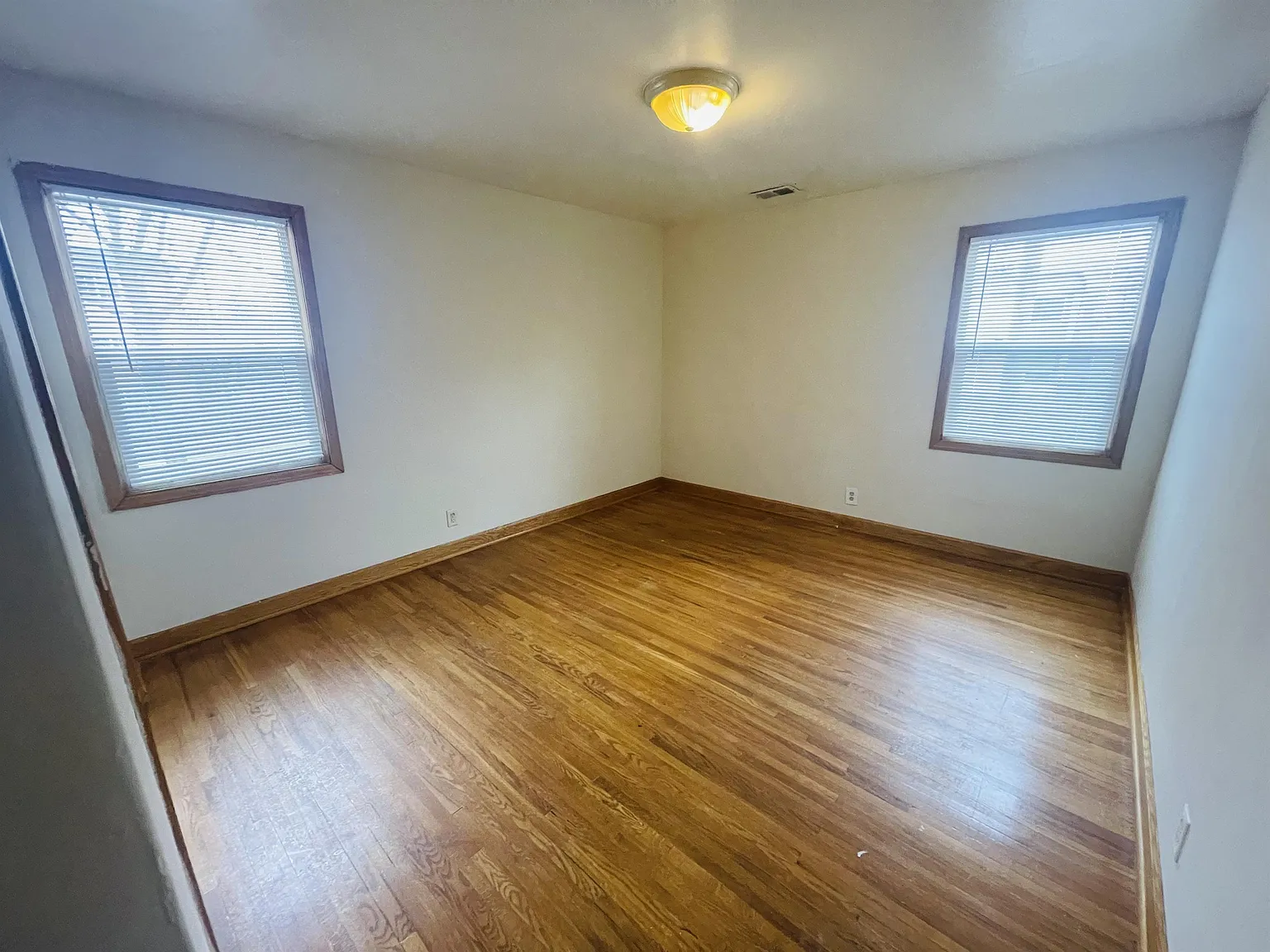2419 Plymouth Ave N — Photo 4