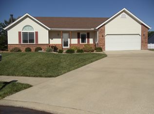 17 Sandstone Ct, Troy, IL