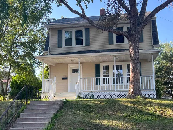 1265 Vernon St, Dubuque, IA 52001