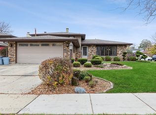 6201 Victoria Dr, Oak Forest, IL