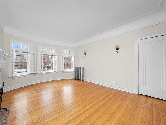5th image of 1423 W Thome Ave APT 3S