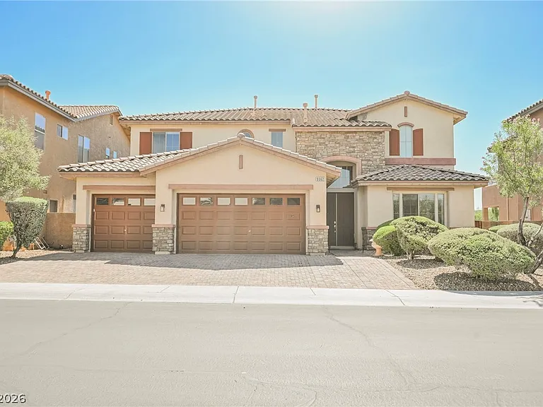 9562 Staff Ln — Photo 1